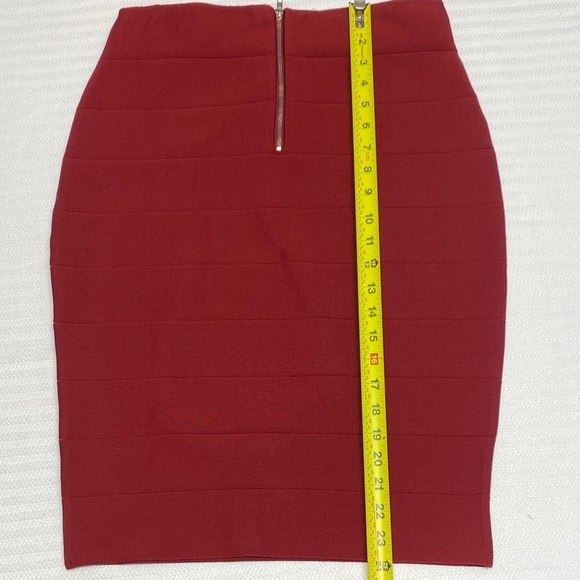 Shinestar Burgundy Bodycon Pencil Skirt Textured Bandage Silver Zip NWT L - Picture 8 of 9